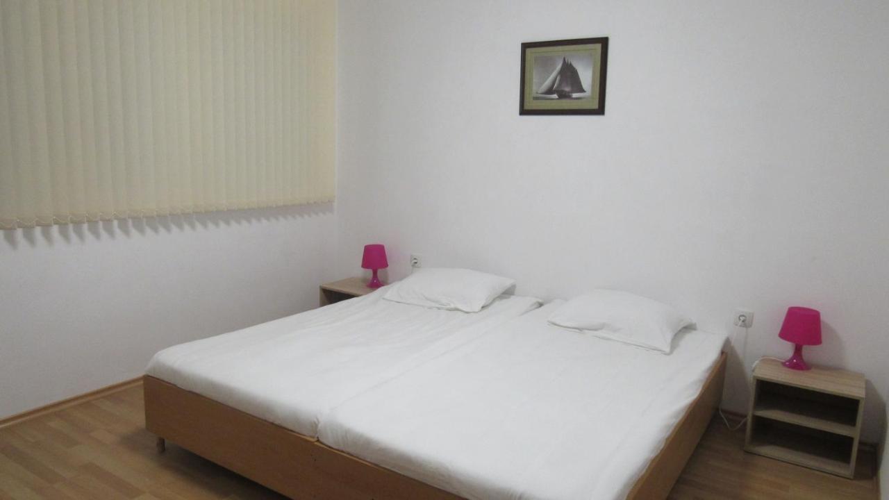 Apartment Crystal Balchik Esterno foto